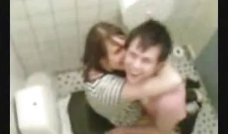 د فتاة في المدرسة. سكس مجانى مصرى