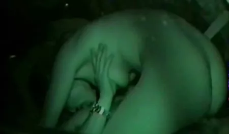 فندق جده الفتاة في حوض سكس بنت مصرى الاستحمام سيء