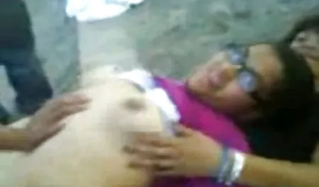 ساحرة شابة دافينا بورنو مصري عربي ديفيس